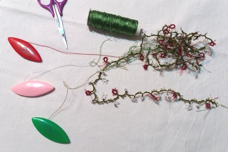 Знања, умећа и вештине израде ојица – украсне чипке на женској народној ношњи бошњачког становништва у југозападној Србији