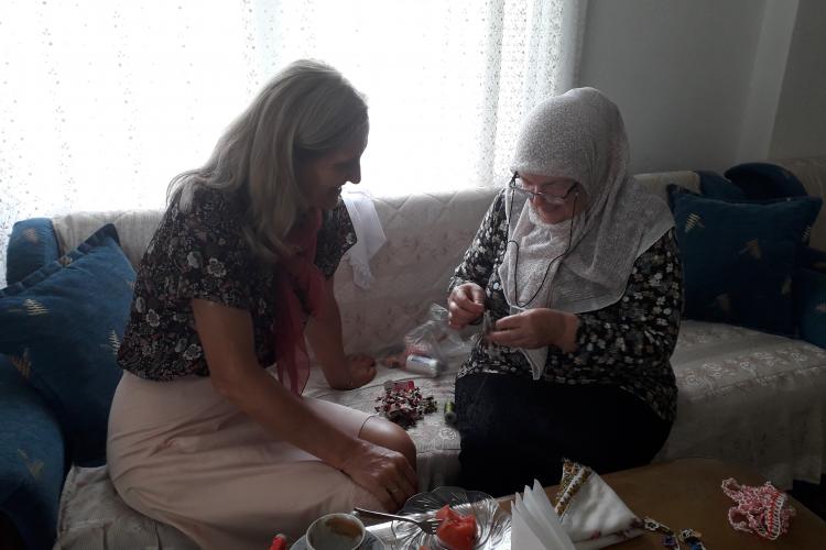 Знања, умећа и вештине израде ојица – украсне чипке на женској народној ношњи бошњачког становништва у југозападној Србији